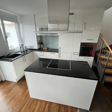 民宿 Privat-zimmer In Loft - Zentrum - Privates Bad *