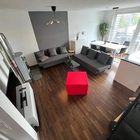 Privat-zimmer In Loft - Zentrum - Privates Bad 民宿